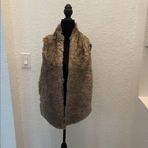 Tart Faux Fur Vest in Brown and Gray